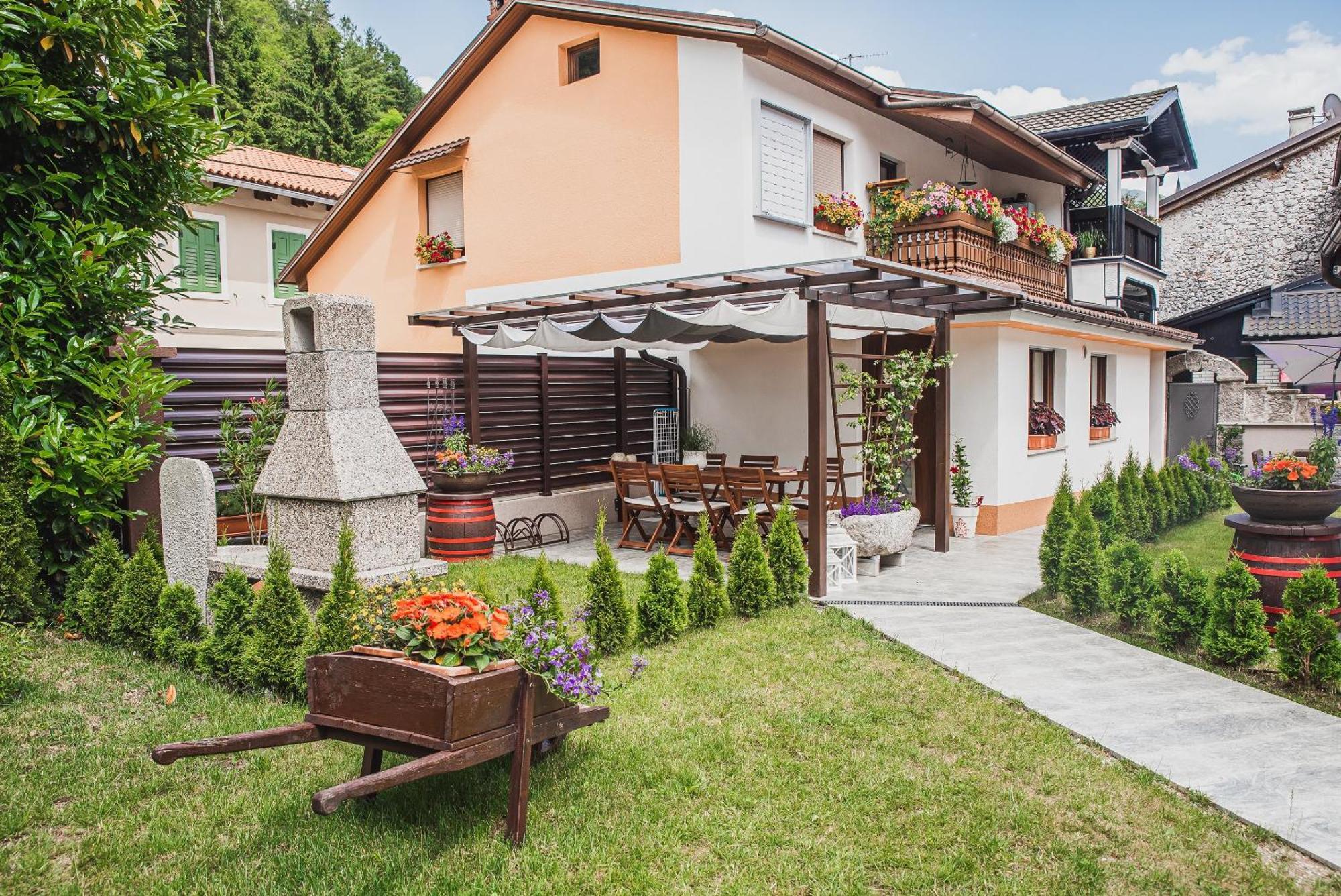 Gotar Apartment With Garden Kobarid Exteriér fotografie