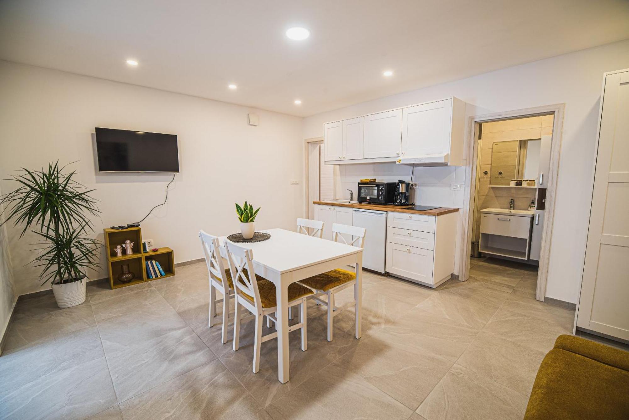 Gotar Apartment With Garden Kobarid Exteriér fotografie
